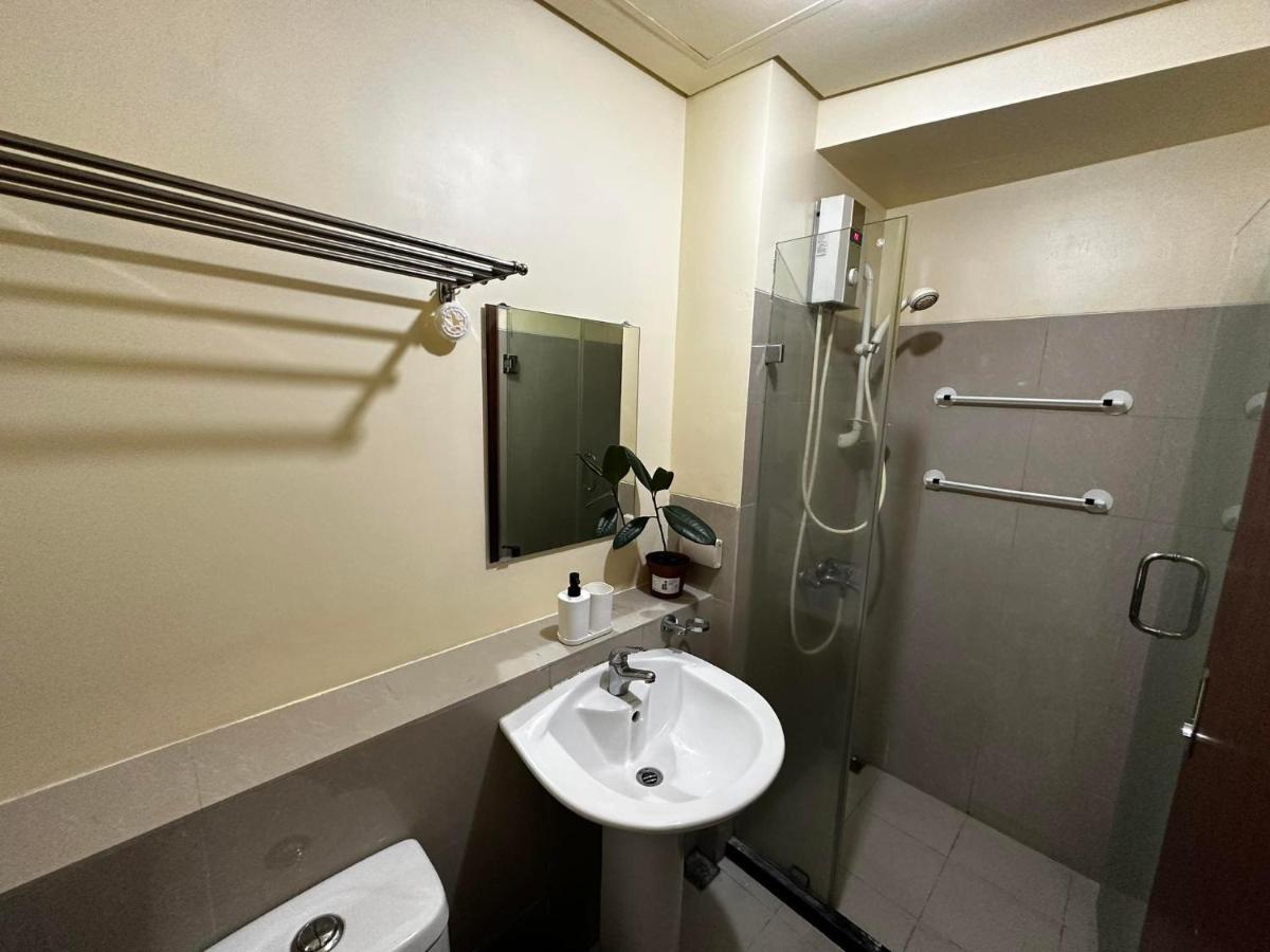 Modern Condo Living In Makati マニラ市 エクステリア 写真